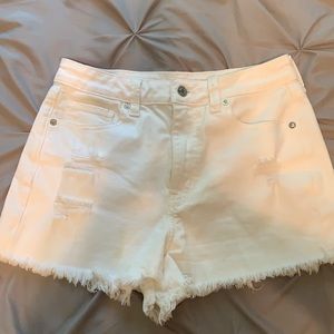 White American Eagle Shorts!